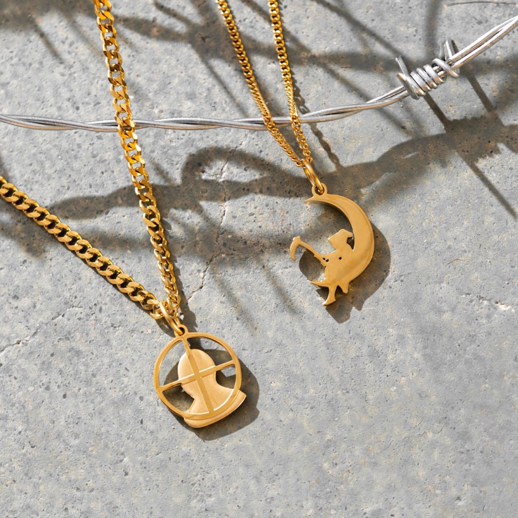 Headshot Necklace lifestyle photo