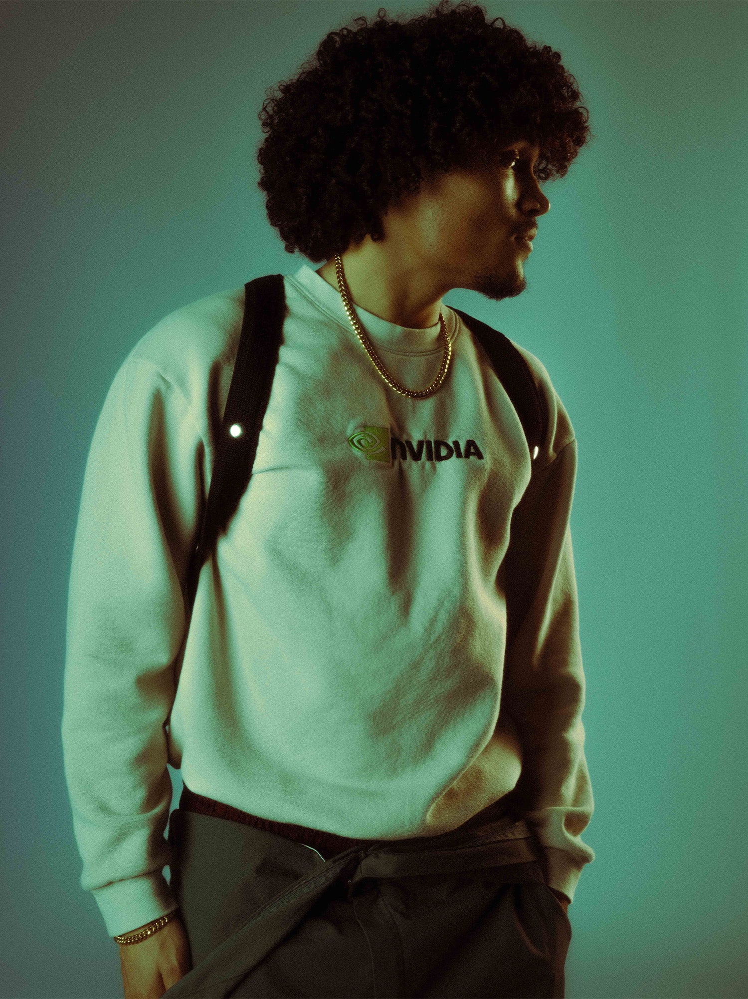 Model is wearing size 20"