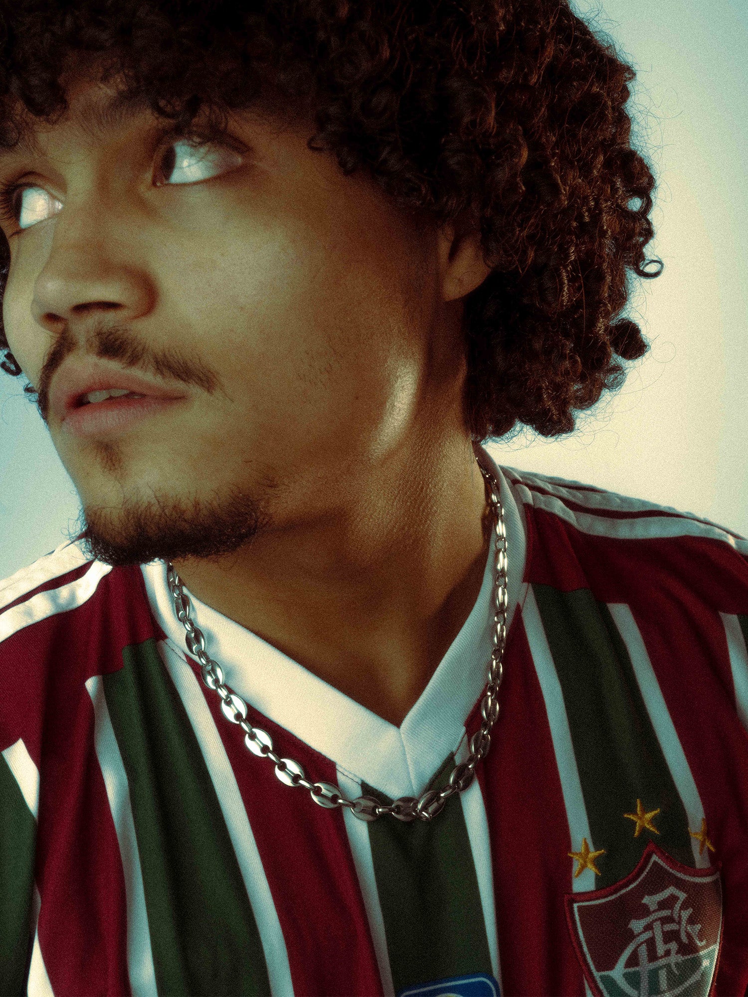 Model is wearing size 20"