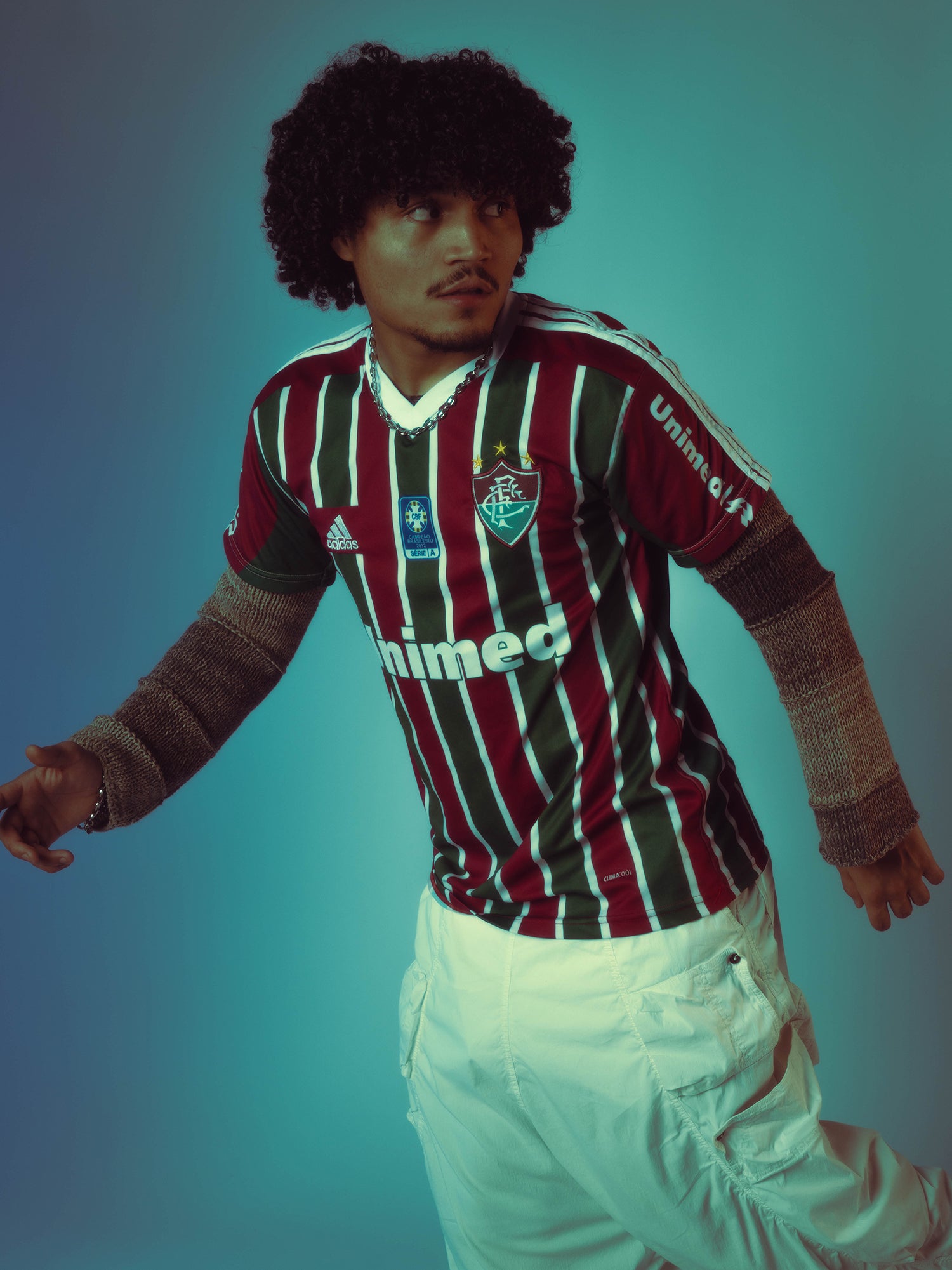 Model is wearing size 20"