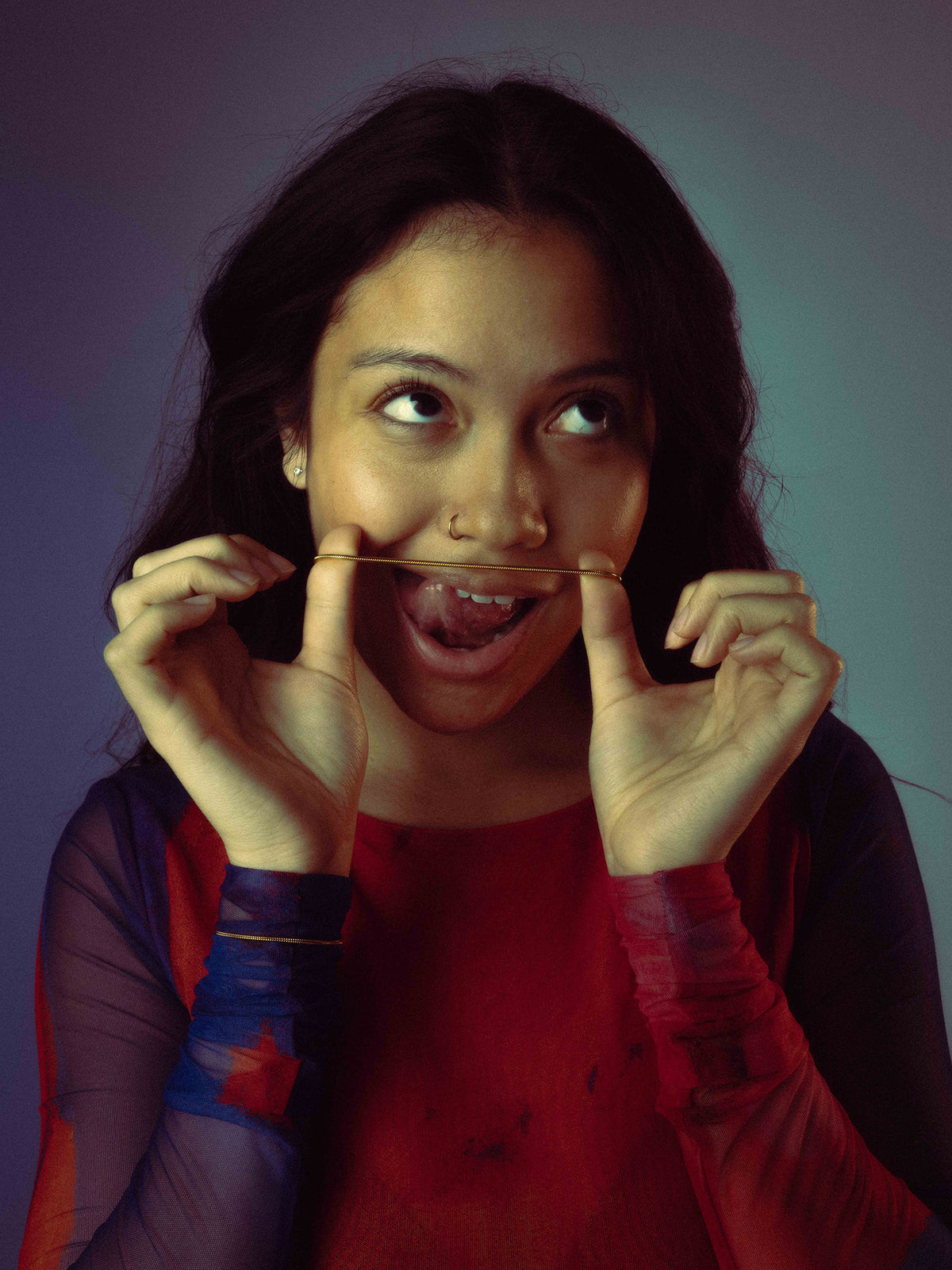 Model is wearing an adjustable chain