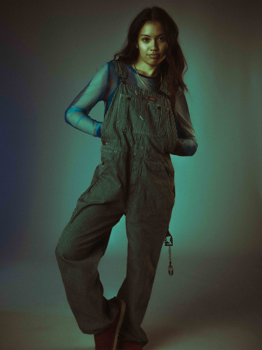 Model is wearing size 18" / 20"