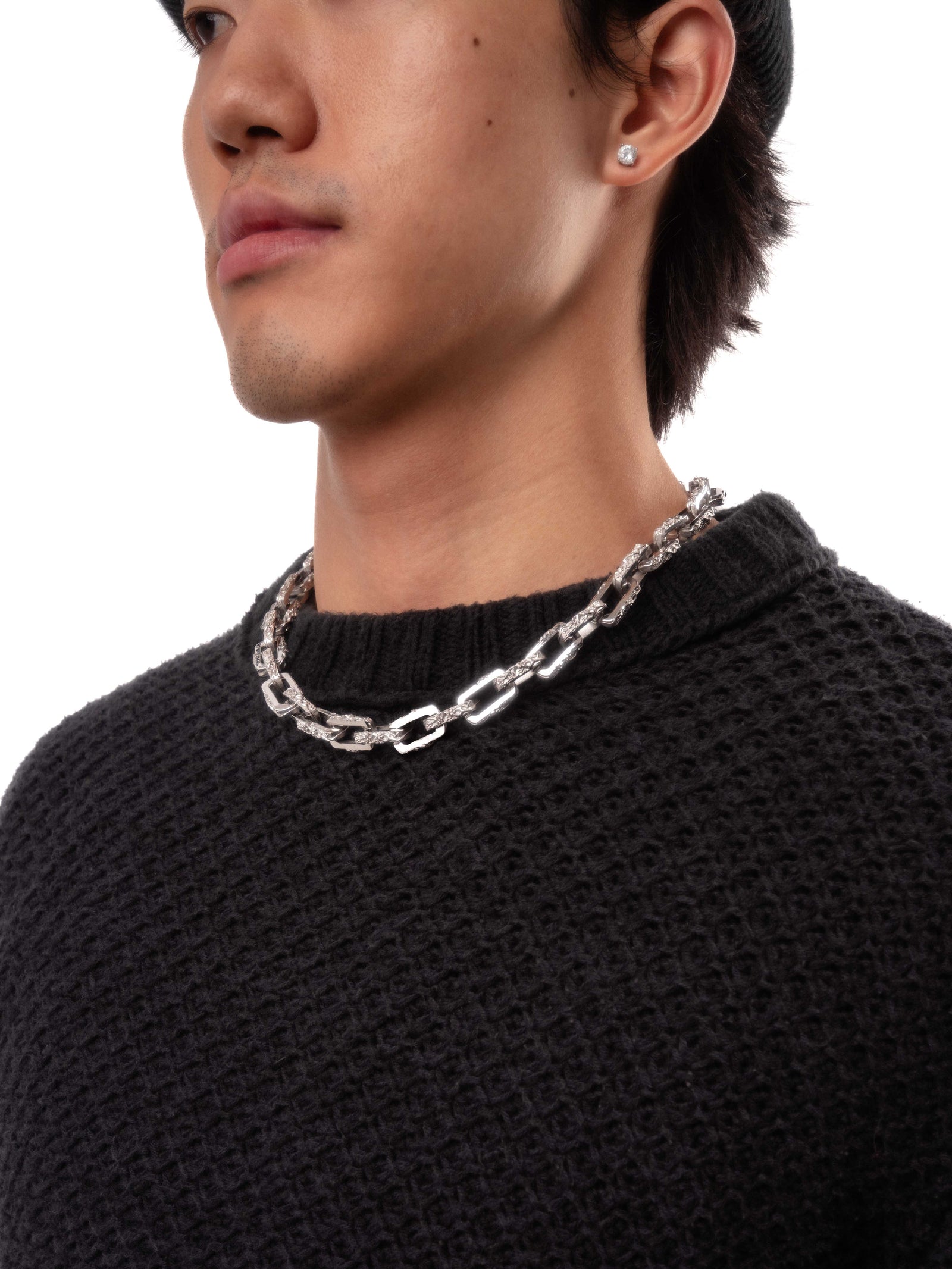 Model is wearing size 20"