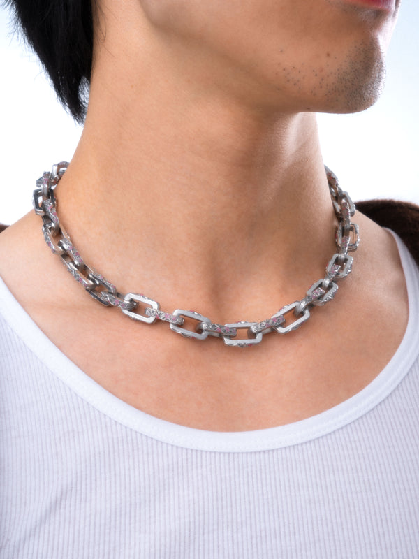 Model is wearing size 20"