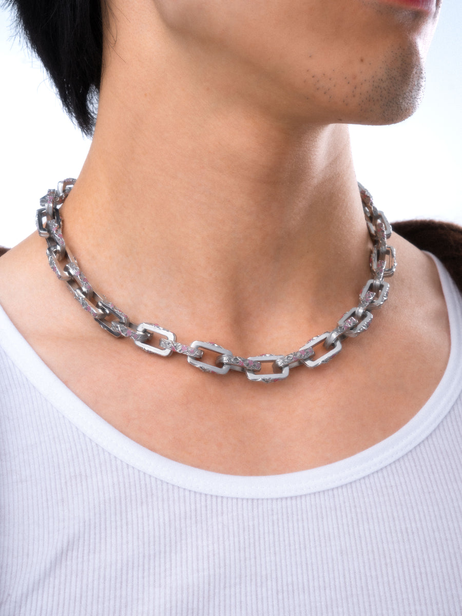 Model is wearing size 20"