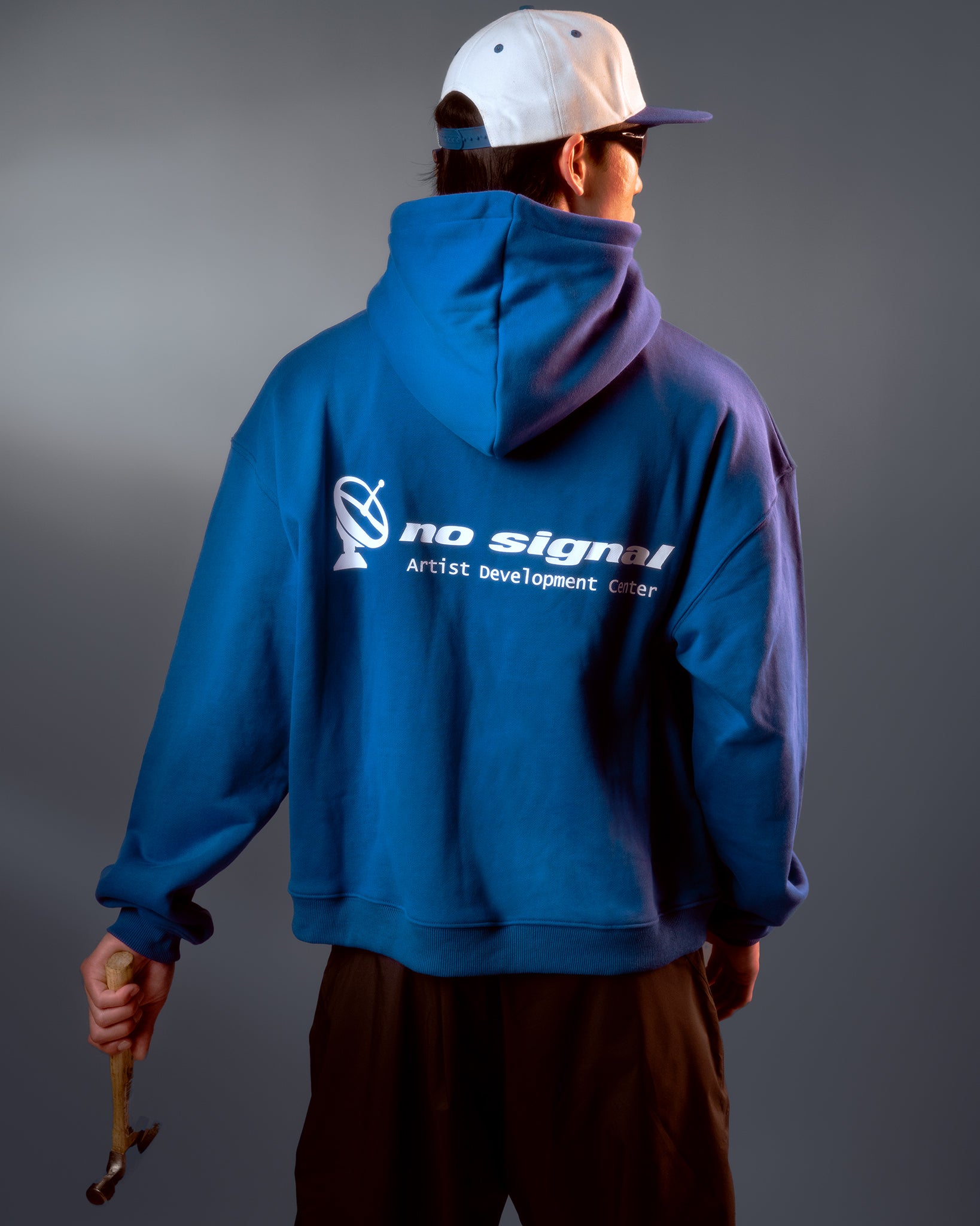 人気ショップ Hoodie Studio Signal No (Blue) Thryfty – トップス